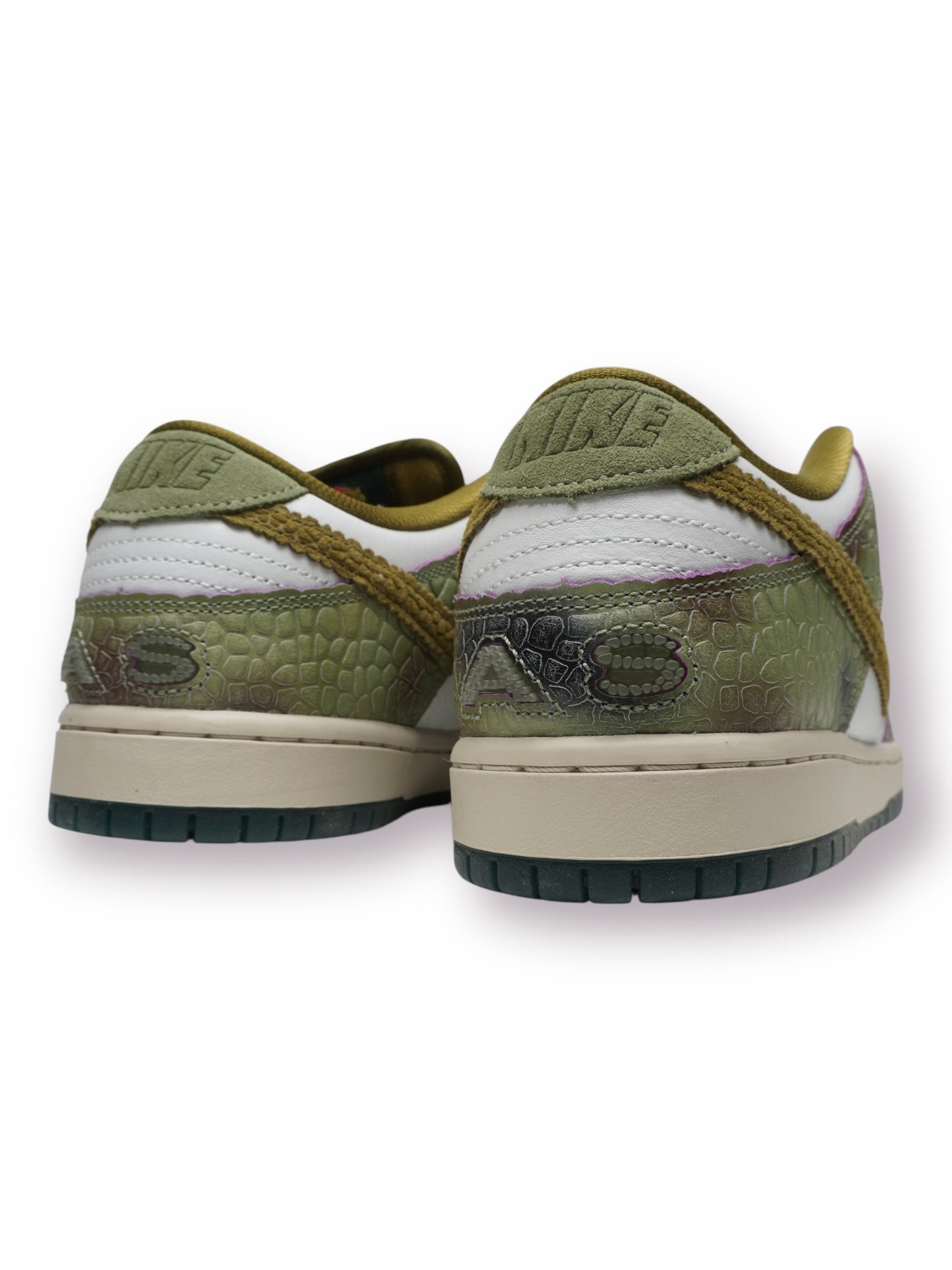 Nike SB Dunk Low 'Alexis Sablone Chameleon'