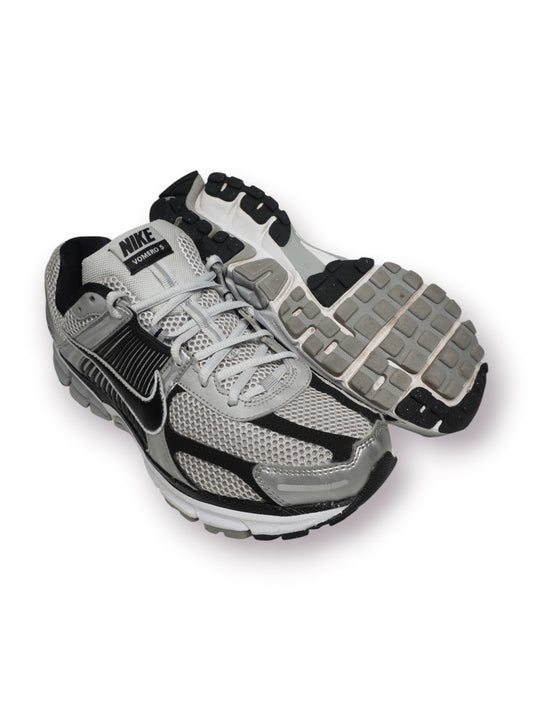 Nike Zoom Vomero 5 ‘Metallic Silver/Black’ (Pre-Owned)