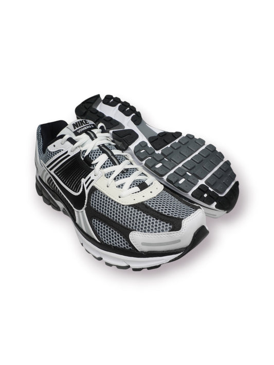 Nike Zoom Vomero 5 SE SP 'Dark Grey/Black/White'