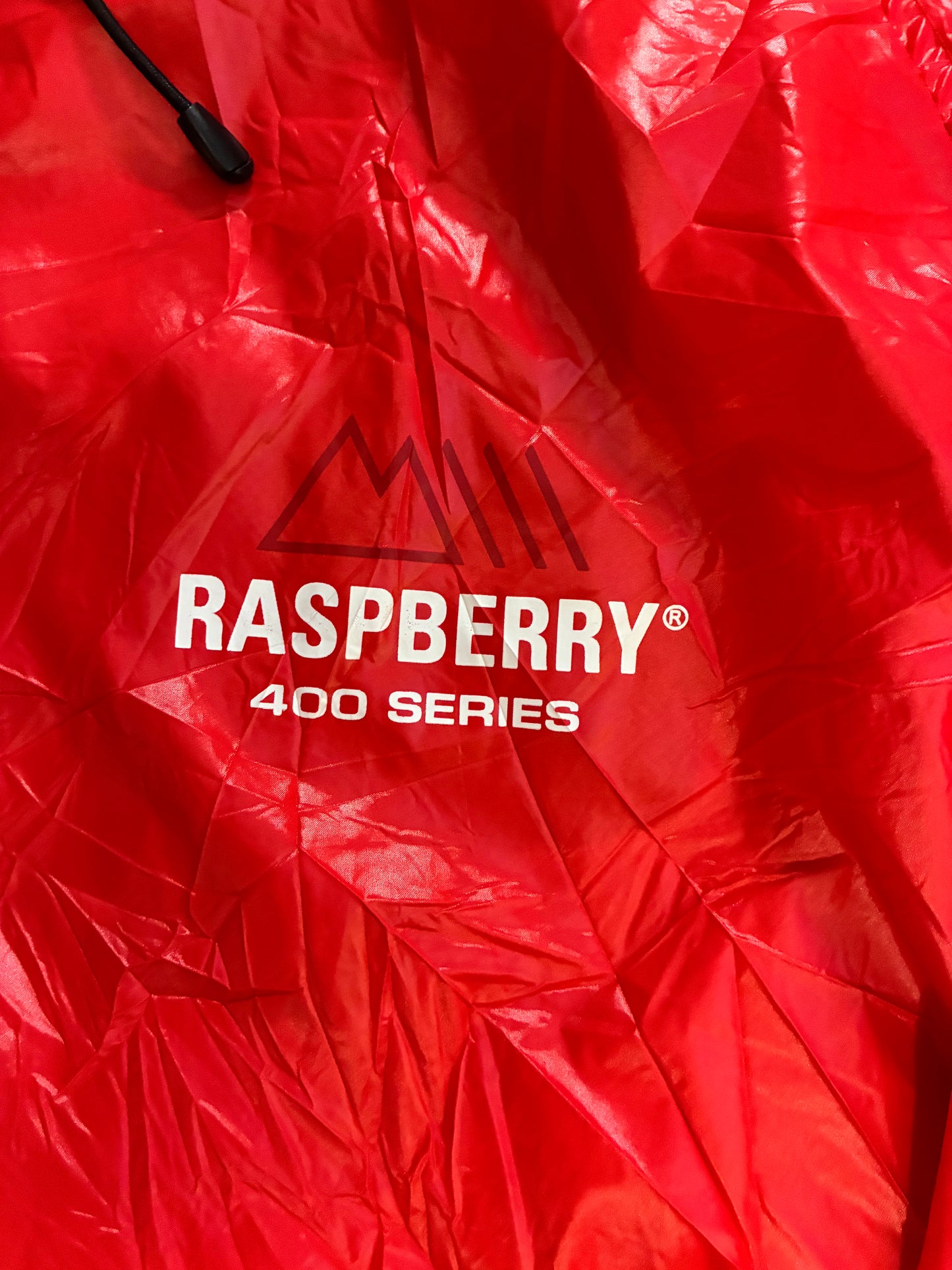 Raspberry Hills 400 Series Windbreaker ‘Red’